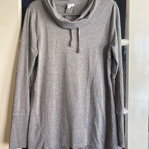Cable & Gauge Light Gray Top